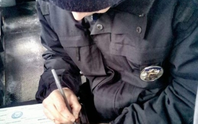В Запорожье маршрутчик подвергал риску жизнь пассажиров (ФОТО) Фото № 0 В Запорожье маршрутчик подвергал риску жизнь пассажиров (ФОТО) Фото № 0