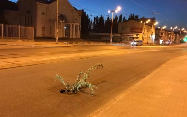 На Соборном проспекте появилась дыра (ФОТО) Фото № 0 На Соборном проспекте появилась дыра (ФОТО) Фото № 0
