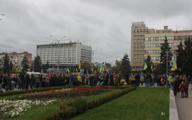 Массовая акция против «формулы Штайнмайера»: полтысячи запорожцев вышли на Майдан (ФОТО) Фото № 1 Массовая акция против «формулы Штайнмайера»: полтысячи запорожцев вышли на Майдан (ФОТО) Фото № 1