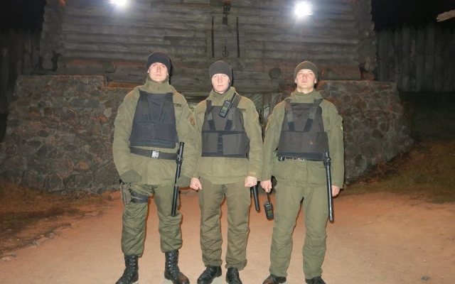 На Хортице засилье военных (ФОТО) Фото № 0 На Хортице засилье военных (ФОТО) Фото № 0