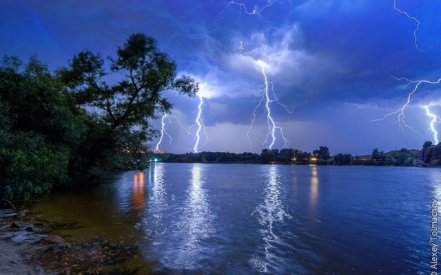 Запорожский фотограф делает уникальные кадры во время грозы (ФОТО) Фото № 10 Запорожский фотограф делает уникальные кадры во время грозы (ФОТО) Фото № 10