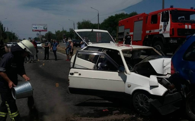 Опубликованы ФОТО и ВИДЕОматериалы с места жуткого ДТП в Запорожье Фото № 4 Опубликованы ФОТО и ВИДЕОматериалы с места жуткого ДТП в Запорожье Фото № 4