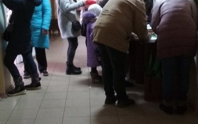 Записать ребенка к врачу в Запорожье можно только лишь заняв очередь в 7 утра Фото № 0 Записать ребенка к врачу в Запорожье можно только лишь заняв очередь в 7 утра Фото № 0
