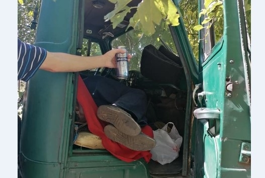 Курьезы: Пока вода била ключом на аварийном участке, коммунальщик сладко спал (ФОТО) Фото № 0 Курьезы: Пока вода била ключом на аварийном участке, коммунальщик сладко спал (ФОТО) Фото № 0