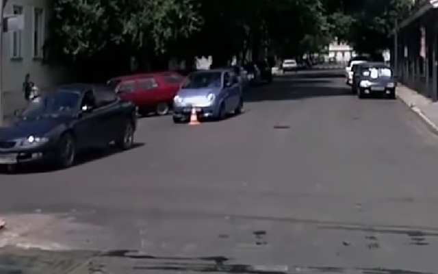 Курьезы: Под Запорожьем на смех подняли женщину-водителя (ВИДЕО) Фото № 0 Курьезы: Под Запорожьем на смех подняли женщину-водителя (ВИДЕО) Фото № 0