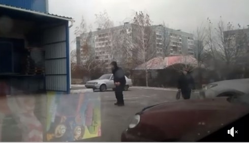 В Запорожье около супермаркета В Запорожье около супермаркета