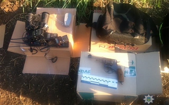 В результате погони под Запорожьем задержали вооруженную банду из пяти человек (ФОТО) Фото № 2 В результате погони под Запорожьем задержали вооруженную банду из пяти человек (ФОТО) Фото № 2