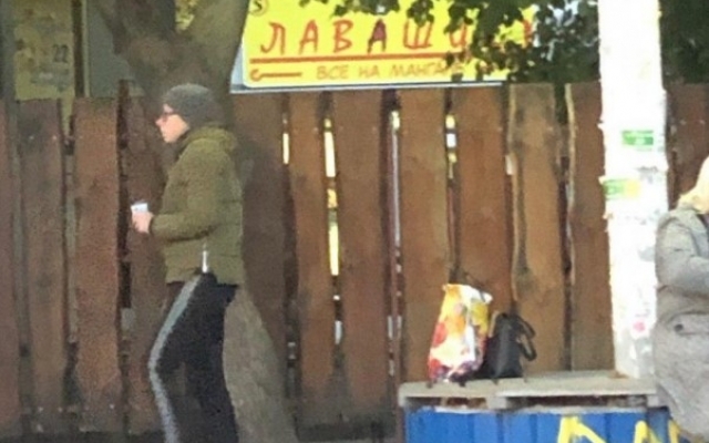 В Запорожье из-за рекламного борда едва не сбили ребенка (ФОТО) Фото № 1 В Запорожье из-за рекламного борда едва не сбили ребенка (ФОТО) Фото № 1