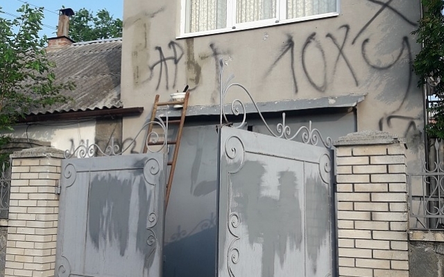 Сегодня ночью неизвестные атаковали дом заместителя городского головы (ФОТО-ВИДЕО) Фото № 7 Сегодня ночью неизвестные атаковали дом заместителя городского головы (ФОТО-ВИДЕО) Фото № 7