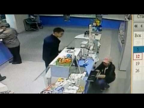 Вор украл из кассы магазина 16 тысяч, пока продавец отошел Фото № 0 Вор украл из кассы магазина 16 тысяч, пока продавец отошел Фото № 0