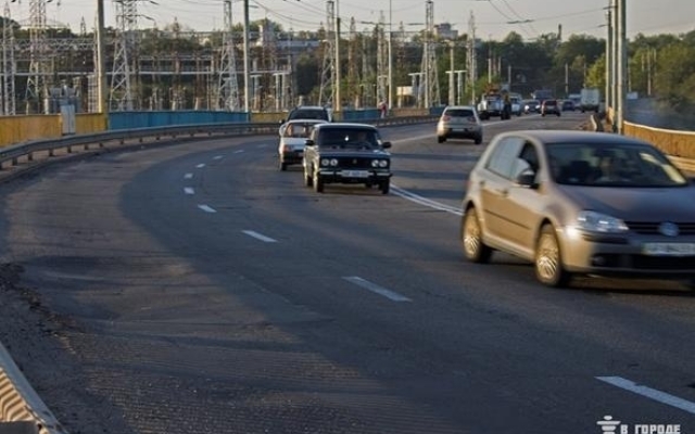 В горсовете пообещали решить проблему на плотине: Поставят регулировщиков и эвакуаторы Фото № 0 В горсовете пообещали решить проблему на плотине: Поставят регулировщиков и эвакуаторы Фото № 0