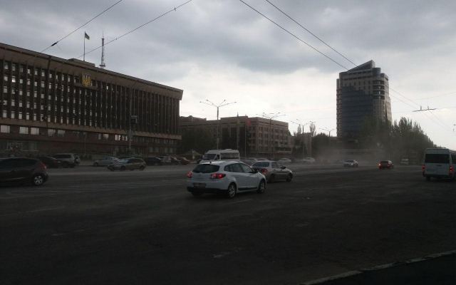 Фотофакт: Центр города накрыло пылевое облако Фото № 1 Фотофакт: Центр города накрыло пылевое облако Фото № 1