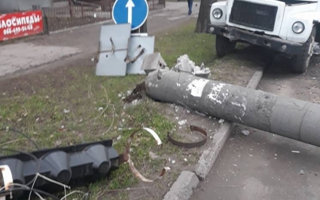 В Запорожье наркоман за рулём натворил бед (ФОТО) Фото № 2 В Запорожье наркоман за рулём натворил бед (ФОТО) Фото № 2