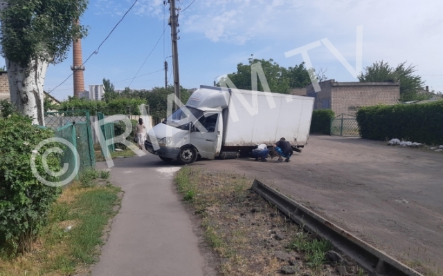 Автомобиль, который вез еду в детский сад, попал в западню (ФОТО) Фото № 0 Автомобиль, который вез еду в детский сад, попал в западню (ФОТО) Фото № 0