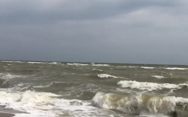 В Азовском море спасали днепрян (ВИДЕО) Фото № 0 В Азовском море спасали днепрян (ВИДЕО) Фото № 0