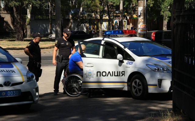 Маломобильные запорожцы вместе с полицейскими провели субботник Фото № 7 Маломобильные запорожцы вместе с полицейскими провели субботник Фото № 7