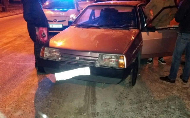 В Запорожье лихачил пьяный водитель, в результате он врезался в В Запорожье лихачил пьяный водитель, в результате он врезался в