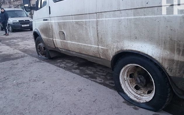 Появились фото и видео, как люди разбили два автомобиля Фото № 3 Появились фото и видео, как люди разбили два автомобиля Фото № 3