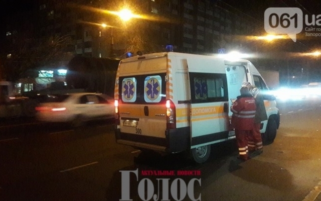 В Запорожье на пешехода наехала маршрутка (ФОТО) Фото № 0 В Запорожье на пешехода наехала маршрутка (ФОТО) Фото № 0