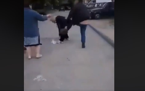 Резонанс: В Запорожье мужчина жестоко избил ногами женщину (ВИДЕО 18+) Фото № 0 Резонанс: В Запорожье мужчина жестоко избил ногами женщину (ВИДЕО 18+) Фото № 0