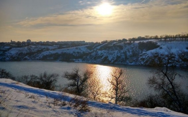 Хортица в снегу: Запорожанка показала заснеженный остров (ФОТО) Фото № 6 Хортица в снегу: Запорожанка показала заснеженный остров (ФОТО) Фото № 6