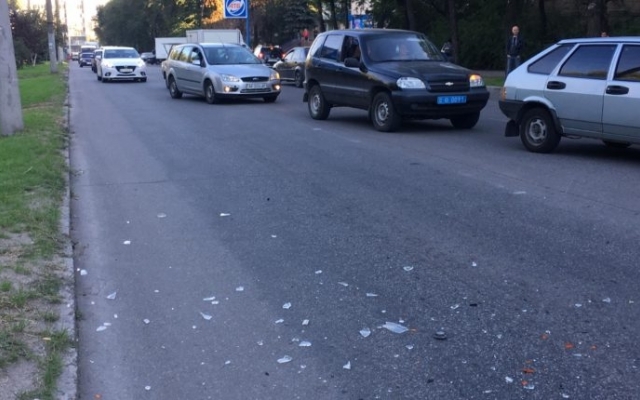 В центре Запорожья отечественное авто В центре Запорожья отечественное авто