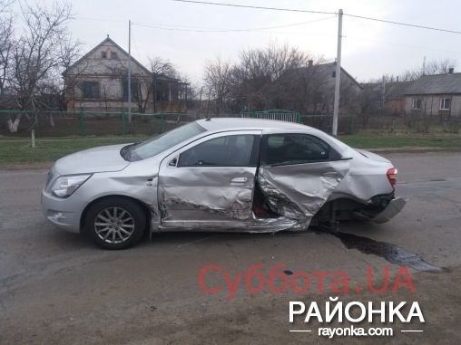 Под Запорожьем серьезное ДТП: У автомобиля оторвало колесо (ФОТО) Фото № 0 Под Запорожьем серьезное ДТП: У автомобиля оторвало колесо (ФОТО) Фото № 0