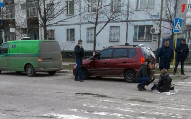 Инкассаторский автомобиль сбил запорожанку на зебре Фото № 0 Инкассаторский автомобиль сбил запорожанку на зебре Фото № 0