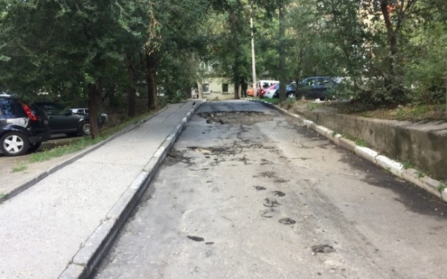 Добро пожаловать в ад: Во что превратился один из запорожских дворов (ФОТО) Фото № 5 Добро пожаловать в ад: Во что превратился один из запорожских дворов (ФОТО) Фото № 5