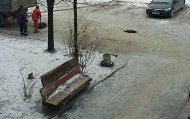 Запорожцы жалуются на коммунальщиков, которые вместо дороги ремонтируют лед Фото № 0 Запорожцы жалуются на коммунальщиков, которые вместо дороги ремонтируют лед Фото № 0