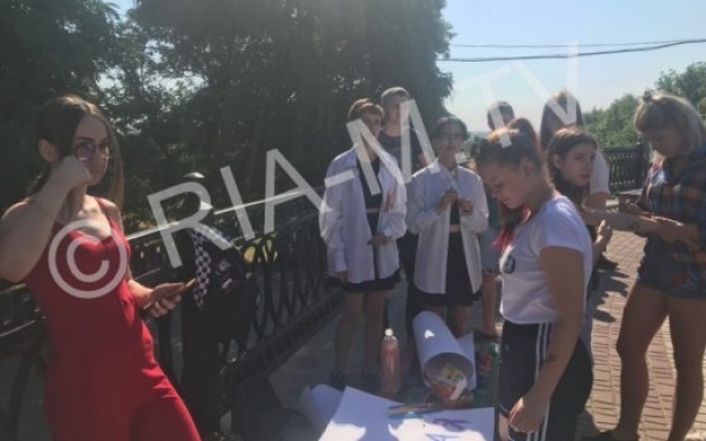 Под Запорожьем произошел конфликт между приверженцами традиционной ориентации и ЛГБТ (ФОТО, ВИДЕО) Фото № 5 Под Запорожьем произошел конфликт между приверженцами традиционной ориентации и ЛГБТ (ФОТО, ВИДЕО) Фото № 5
