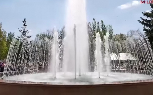 В сети появилось зрелищное видео с мероприятия по поводу запуска фонтана (ВИДЕО) Фото № 0 В сети появилось зрелищное видео с мероприятия по поводу запуска фонтана (ВИДЕО) Фото № 0