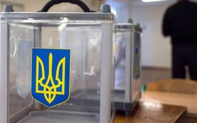 В Запорожье женщину-кандидата в нардепы не пускали проголосовать Фото № 0 В Запорожье женщину-кандидата в нардепы не пускали проголосовать Фото № 0