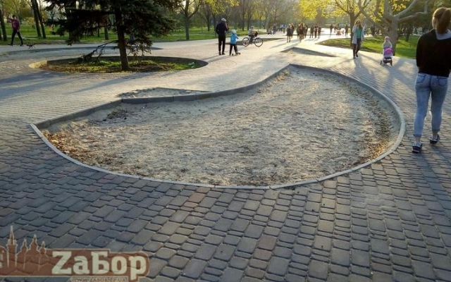 Запорожцы шокированы состоянием парка (ФОТО) Фото № 8 Запорожцы шокированы состоянием парка (ФОТО) Фото № 8