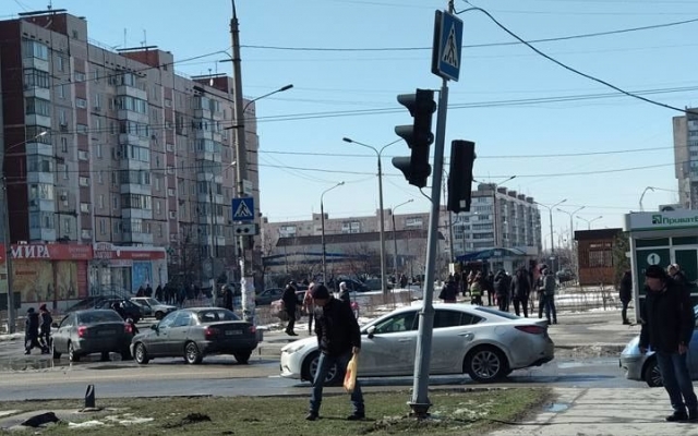 На Песках девушка устроила ДТП и сбежала (ФОТО) Фото № 1 На Песках девушка устроила ДТП и сбежала (ФОТО) Фото № 1