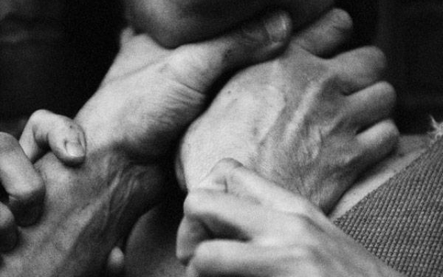 Запорожанка в порыве гнева задушила родственника Фото № 0 Запорожанка в порыве гнева задушила родственника Фото № 0