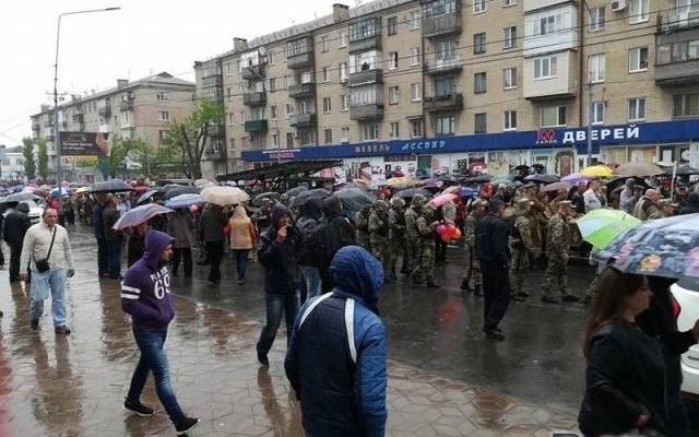 Нелегкий день в Мелитополе: Драки, потасовки и перепалки Фото № 8 Нелегкий день в Мелитополе: Драки, потасовки и перепалки Фото № 8