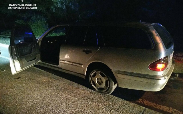 Погоня в Запорожье: Воры выскакивали из Погоня в Запорожье: Воры выскакивали из