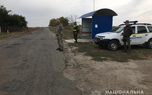 Из-за африканской чумы массово сжигают свиней: военные оцепили ферму Фото № 0 Из-за африканской чумы массово сжигают свиней: военные оцепили ферму Фото № 0
