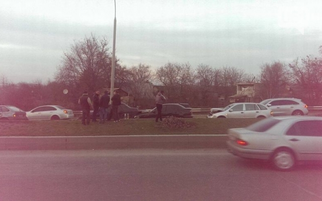 Смотрите: в Запорожье масштабное ДТП с пятью авто Фото № 2 Смотрите: в Запорожье масштабное ДТП с пятью авто Фото № 2