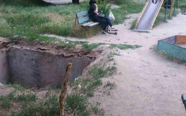 Запорожцы показали жуткую картину в одном из дворов (ФОТО) Фото № 2 Запорожцы показали жуткую картину в одном из дворов (ФОТО) Фото № 2