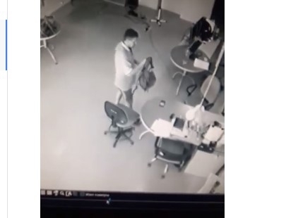 В Запорожье вор в банке попал на камеру видеонаблюдения (ВИДЕО) Фото № 0 В Запорожье вор в банке попал на камеру видеонаблюдения (ВИДЕО) Фото № 0