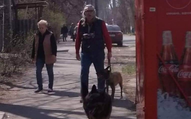 Запорожец натравливает своего пса на других животных Фото № 0 Запорожец натравливает своего пса на других животных Фото № 0