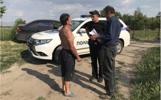 Житель Запорожской области хотел прибить газовщиков лопатой (ФОТО) Фото № 0 Житель Запорожской области хотел прибить газовщиков лопатой (ФОТО) Фото № 0