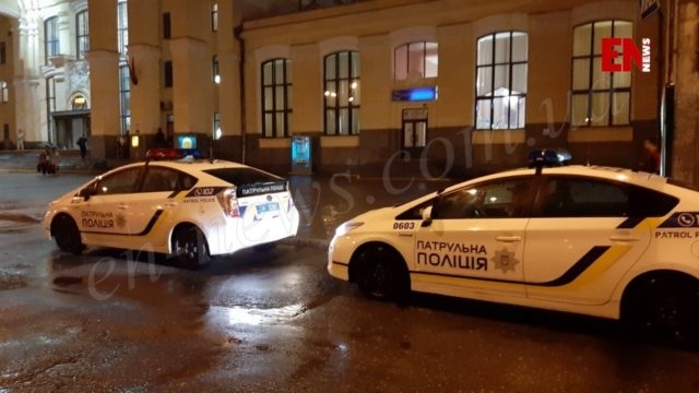 В Запорожье эвакуировали посетителей вокзала В Запорожье эвакуировали посетителей вокзала