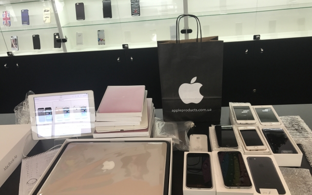 Прокуратура утверждает, что обнаружила канал поставки контрабандного Apple в Запорожье Фото № 1 Прокуратура утверждает, что обнаружила канал поставки контрабандного Apple в Запорожье Фото № 1