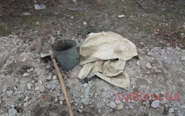 Под Запорожьем горожане сами ремонтируют дорогу (ФОТО) Фото № 3 Под Запорожьем горожане сами ремонтируют дорогу (ФОТО) Фото № 3