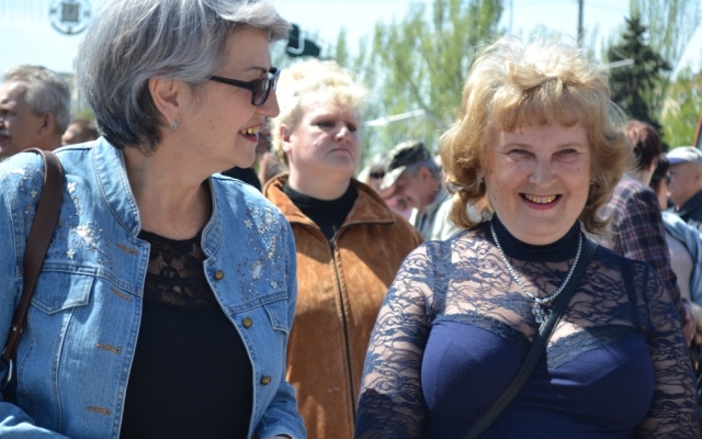В сети появился самый полный фоторепортаж сегодняшнего митинга в Запорожье Фото № 22 В сети появился самый полный фоторепортаж сегодняшнего митинга в Запорожье Фото № 22