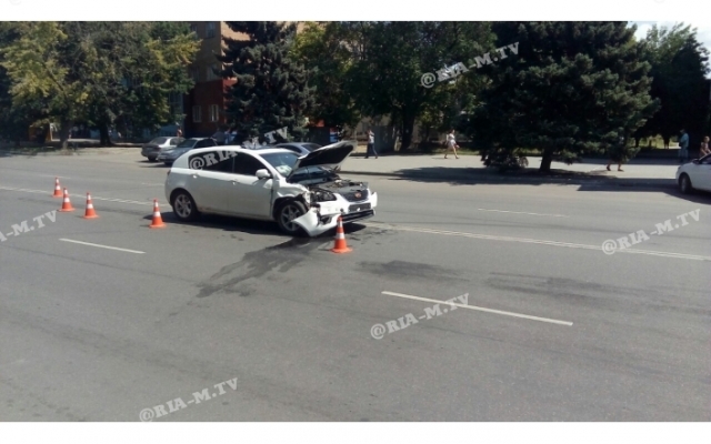В центре города тройное ДТП (ФОТО, ВИДЕО) Фото № 2 В центре города тройное ДТП (ФОТО, ВИДЕО) Фото № 2