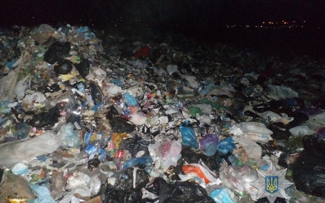 В Запорожской области выгрузили тонны львовского мусора Фото № 0 В Запорожской области выгрузили тонны львовского мусора Фото № 0